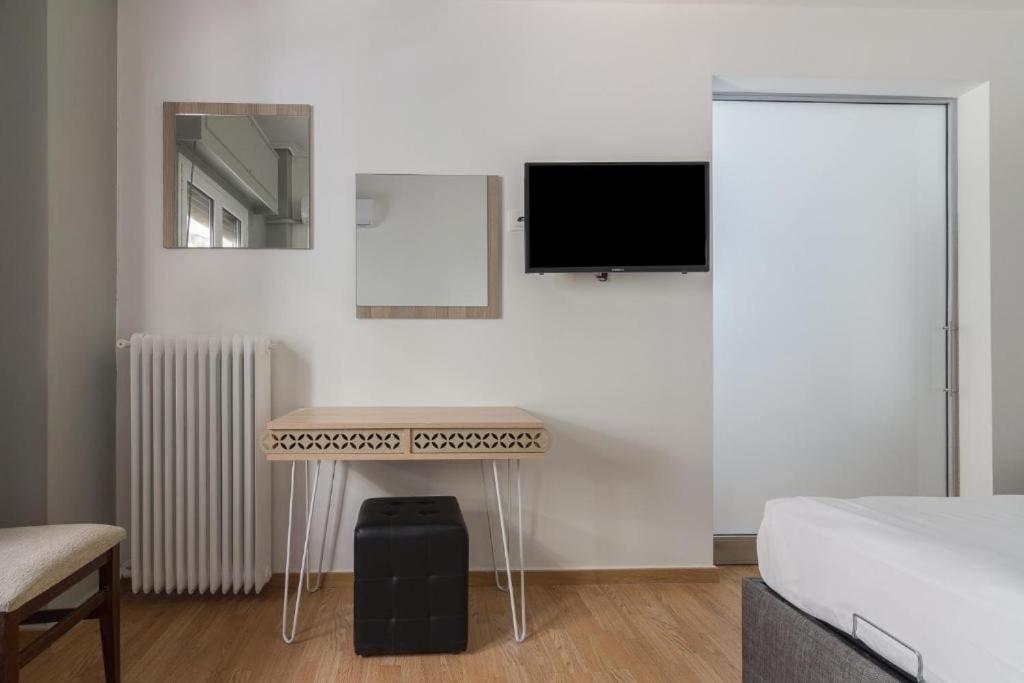 Fully Renovated 1 Bedroom Condo Афины Экстерьер фото